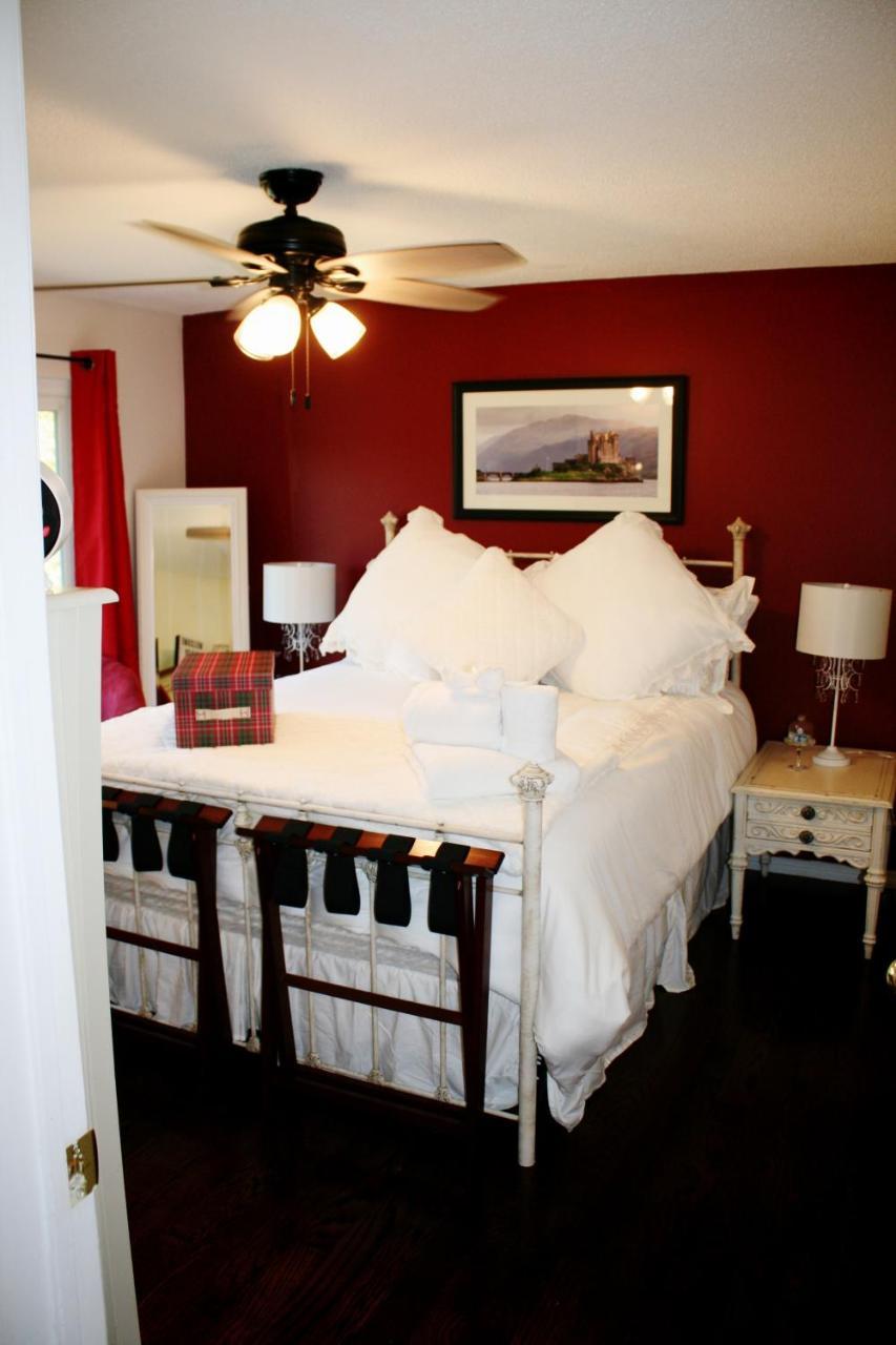 The Tartan House Bed & Breakfast Ajax Exteriér fotografie